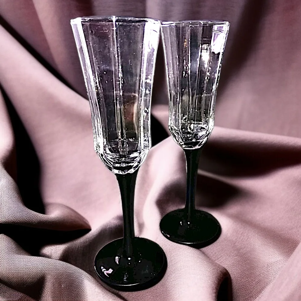 2 Luminarc Arcoroc Octime Domino Champagne Flutes Glasses France Set Black Stem.